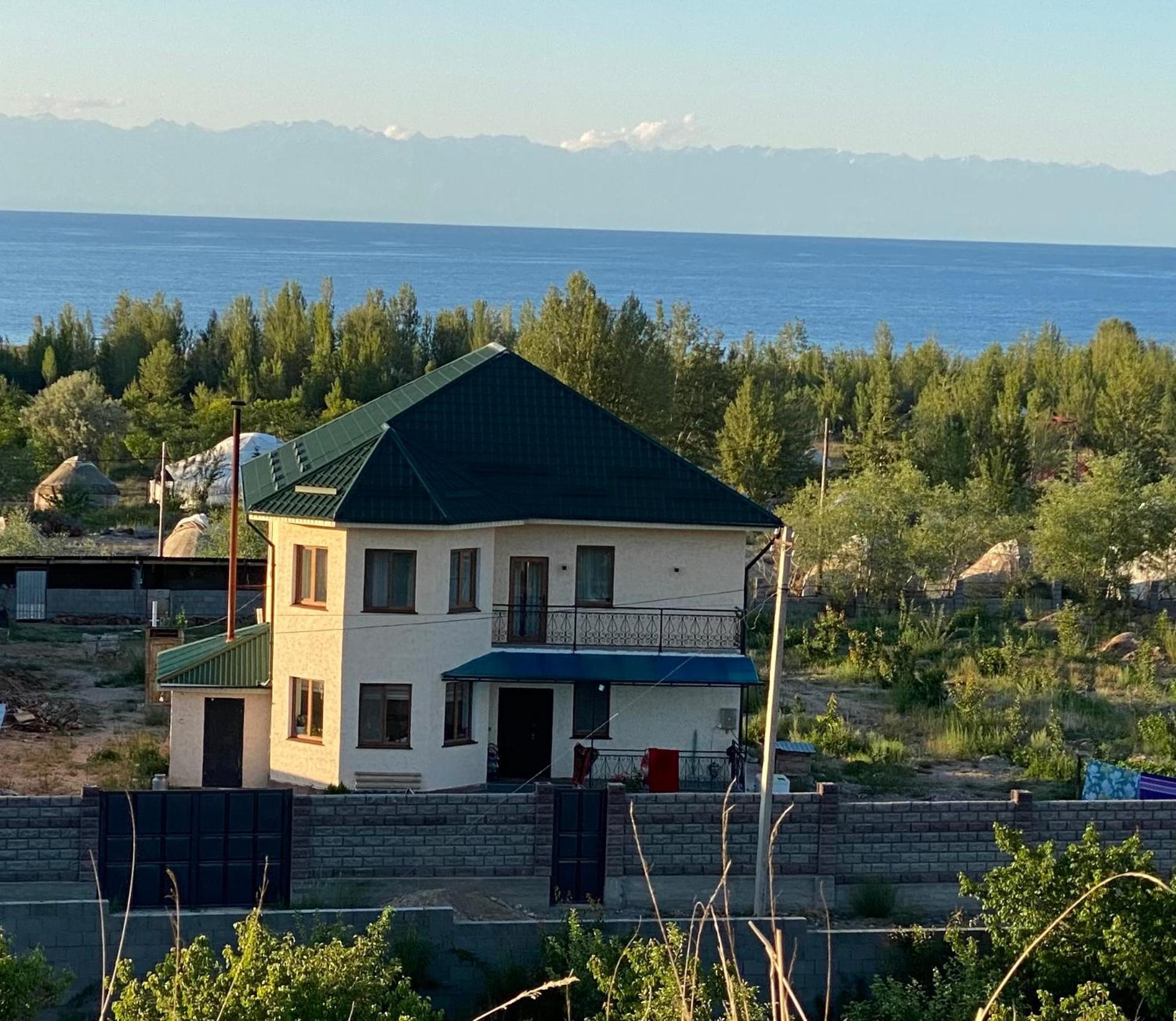 ホテル Maksat House Tossor エクステリア 写真